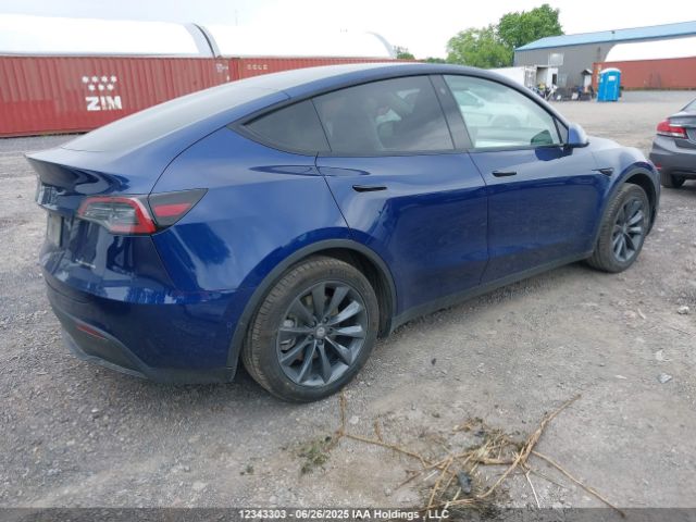 7SAYGAEE6NF429129 Tesla Model Y