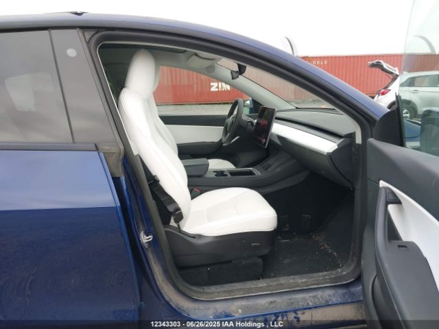 7SAYGAEE6NF429129 Tesla Model Y
