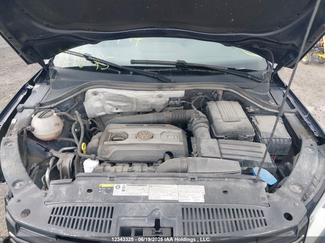 WVGMV7AX4HK038494 Volkswagen 2017