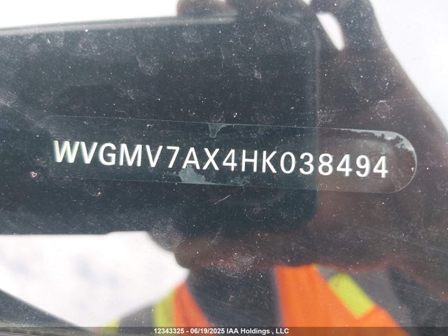 WVGMV7AX4HK038494 Volkswagen 2017
