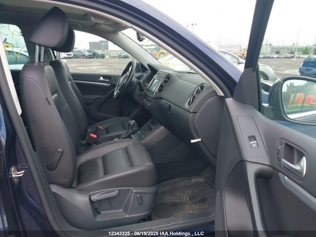 WVGMV7AX4HK038494 Volkswagen 2017