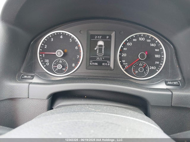 WVGMV7AX4HK038494 Volkswagen 2017