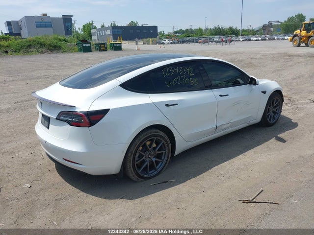 5YJ3E1EA8MF027055 Tesla MODEL 3