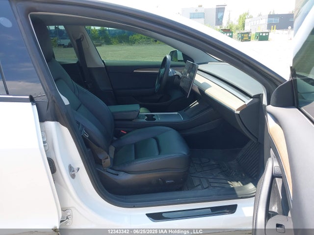 5YJ3E1EA8MF027055 Tesla MODEL 3