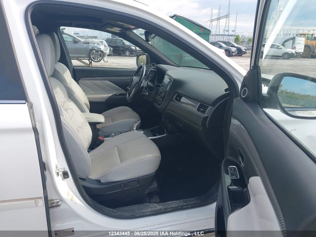 Mitsubishi s61 - y61 2019 JA4J24A56KZ607111 Image 5