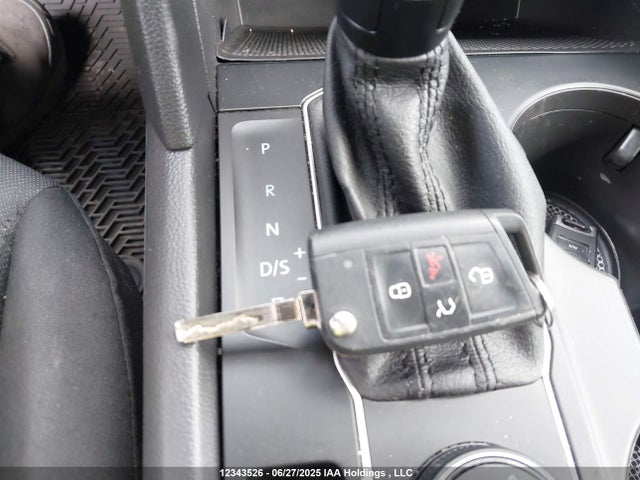1V2GC2CA7LC205550 Volkswagen 2.0 tsi