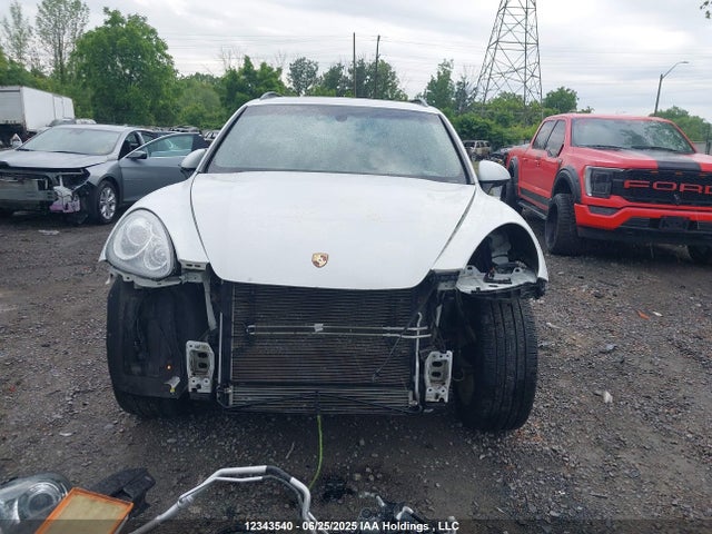 Porsche 2014 2014 WP1AA2A27ELA01454 Image 13