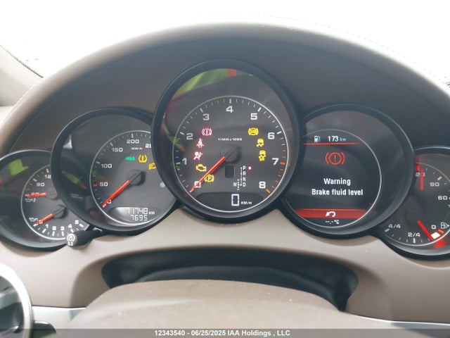 Porsche 2014 2014 WP1AA2A27ELA01454 Image 7