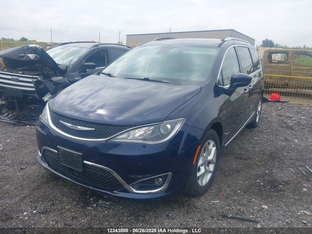 2C4RC1EG4HR743983 Chrysler Pacifica