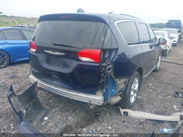 2C4RC1EG4HR743983 Chrysler Pacifica