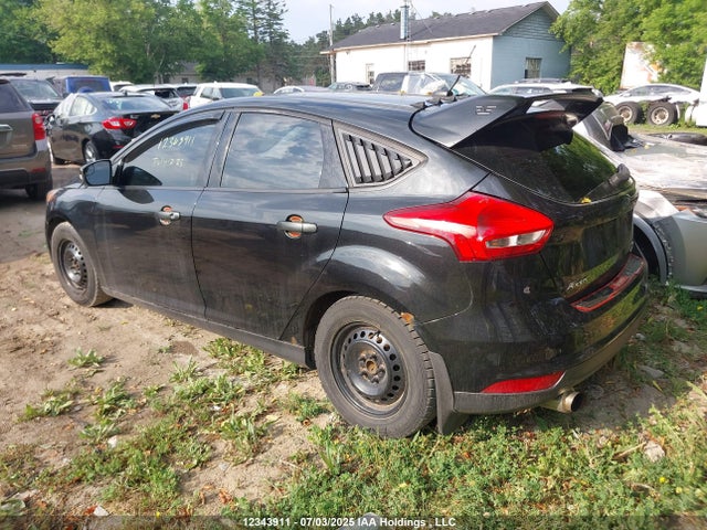 Ford 2015 2015 1FADP3K25FL331635 Image 3