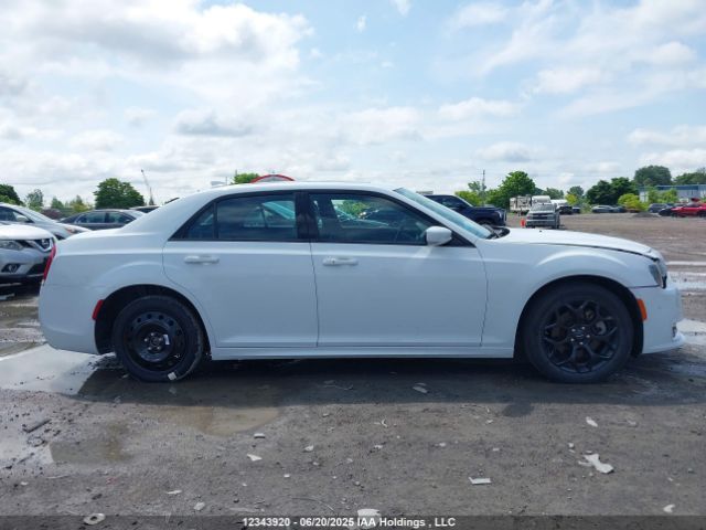 2C3CCASG1PH624646 Chrysler 300