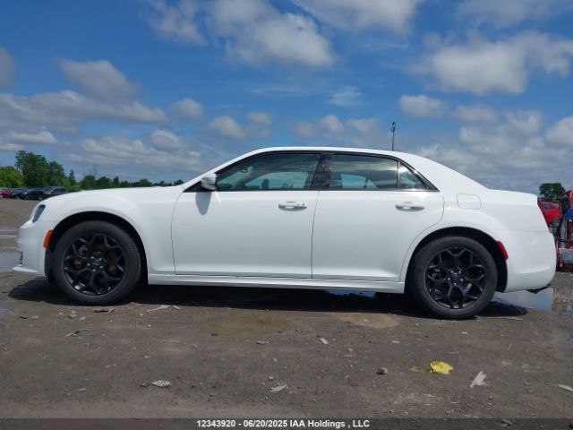 2C3CCASG1PH624646 Chrysler 300