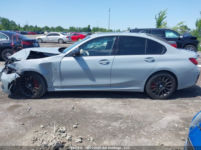 3MW89FF07R8E00902 BMW 330I