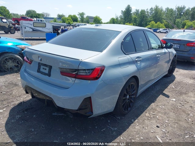 3MW89FF07R8E00902 BMW 330I