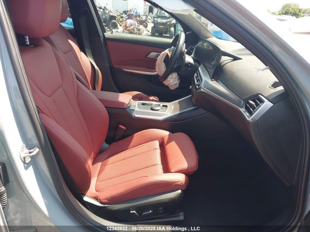 3MW89FF07R8E00902 BMW 330I