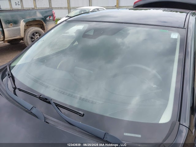 JM1BN1U70J1190112 Mazda pe
