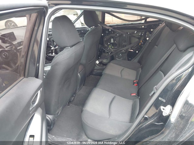 JM1BN1U70J1190112 Mazda pe