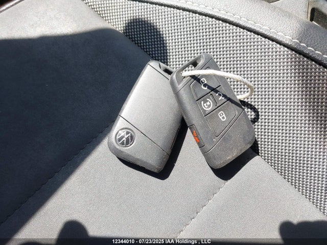 3VVEX7B2XRM011480 Volkswagen tsi