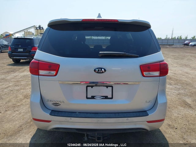 KIA 2018 2018 KNDMB5C17J6375637 Image 17