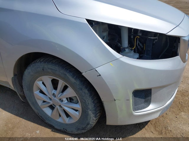 KIA 2018 2018 KNDMB5C17J6375637 Image 19