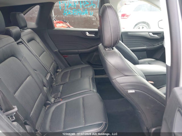 1FMCU9J99NUA68828 Ford gtdi 240ps
