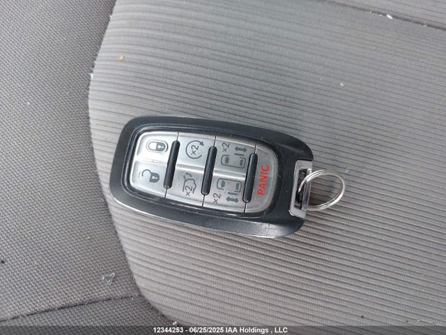 2C4RC1DG8KR598388 Chrysler Pacifica