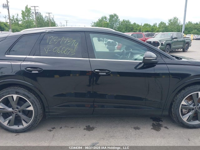 12344394 :رقم المزاد ، WA1GUAFZ9RP066673 vin ، 2024 Audi Q4 E-tron مزاد بيع