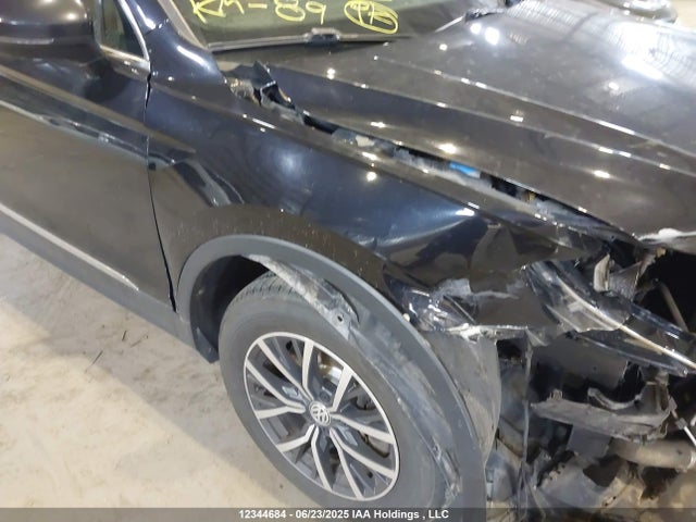 3VV2B7AXXJM118807 Volkswagen Tiguan