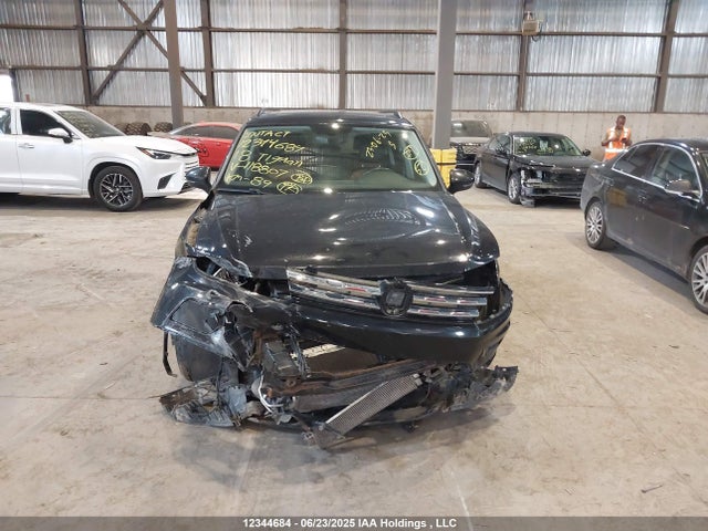 3VV2B7AXXJM118807 Volkswagen Tiguan