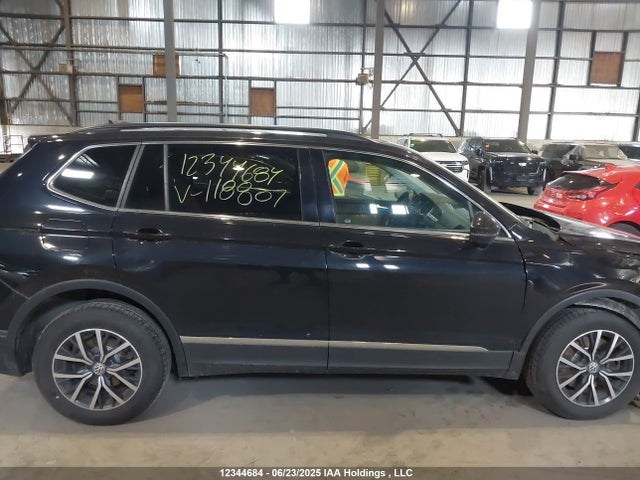 3VV2B7AXXJM118807 Volkswagen Tiguan