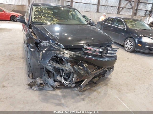 3VV2B7AXXJM118807 Volkswagen Tiguan