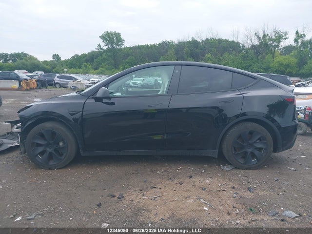 5YJYGDEE1MF240885 Tesla Model Y