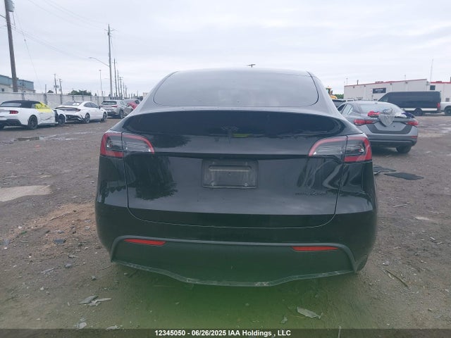 5YJYGDEE1MF240885 Tesla Model Y