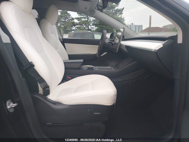 5YJYGDEE1MF240885 Tesla Model Y