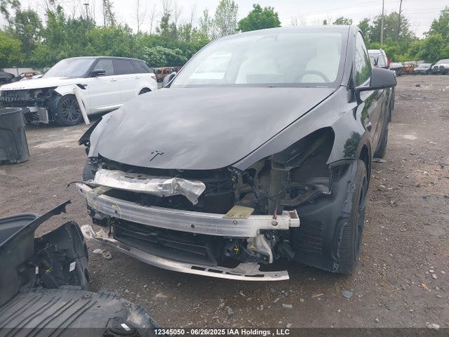 5YJYGDEE1MF240885 Tesla Model Y