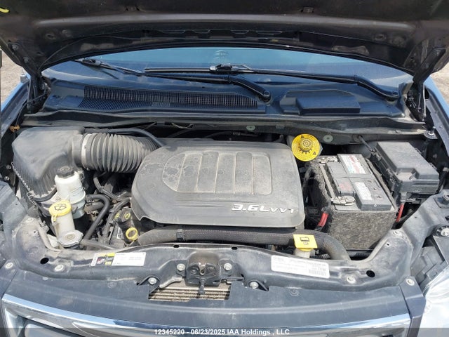 2C4RC1CG1FR721021 Chrysler Town and Country