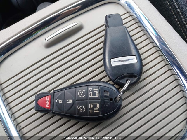 2C4RC1CG1FR721021 Chrysler Town and Country
