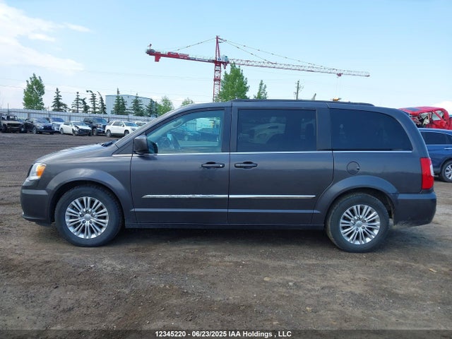2C4RC1CG1FR721021 Chrysler Town and Country