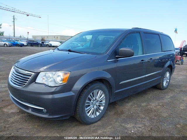 2C4RC1CG1FR721021 Chrysler Town and Country