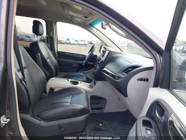 2C4RC1CG1FR721021 Chrysler Town and Country