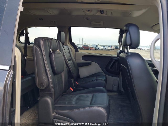 2C4RC1CG1FR721021 Chrysler Town and Country