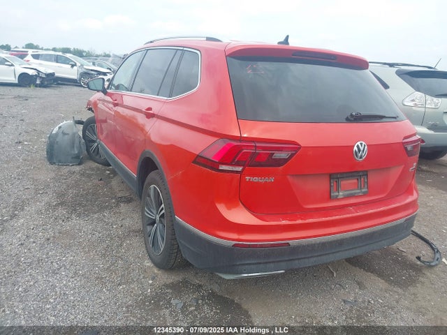 3VV4B7AX9JM012759 Volkswagen Tiguan