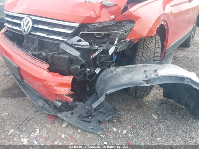 3VV4B7AX9JM012759 Volkswagen Tiguan