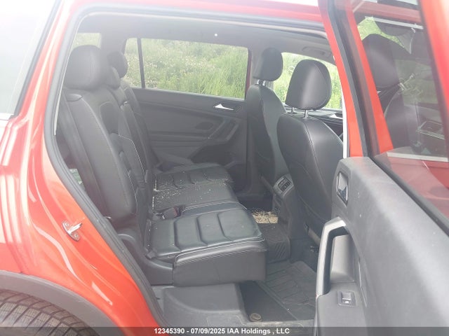3VV4B7AX9JM012759 Volkswagen Tiguan