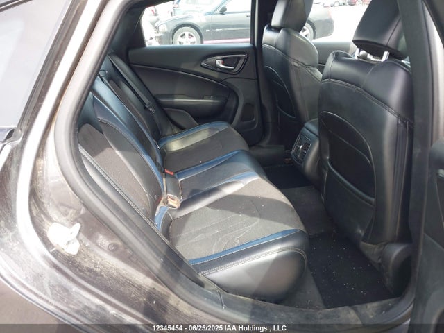 1C3CCCBG5FN703724 Chrysler 2015