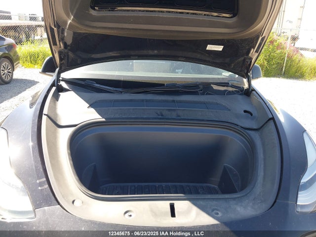 7SAYGDEE9NF424105 Tesla Model Y