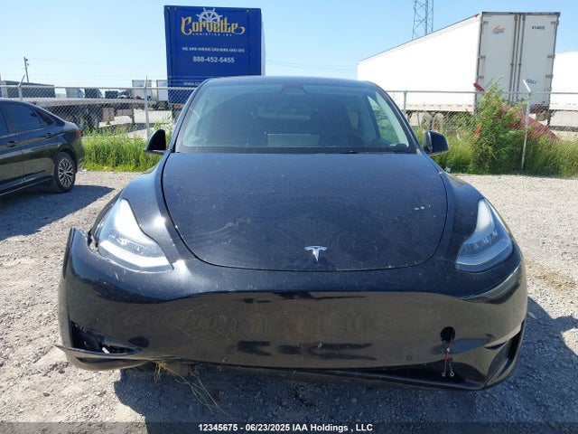 7SAYGDEE9NF424105 Tesla Model Y