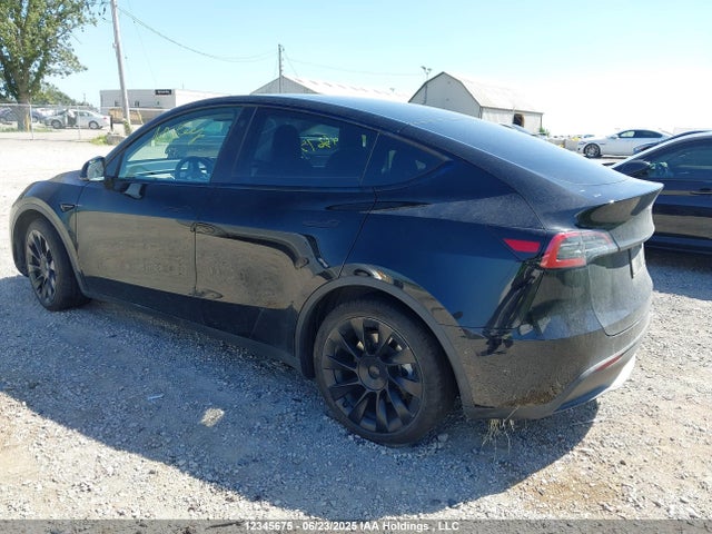 7SAYGDEE9NF424105 Tesla Model Y