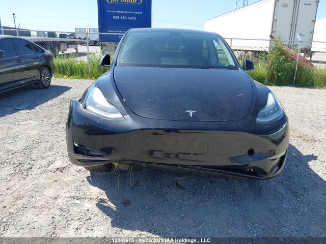 7SAYGDEE9NF424105 Tesla Model Y